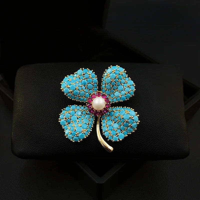 ELEGANT BLUE Lucky Clover Brooch