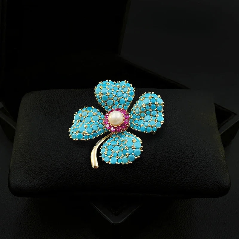 ELEGANT BLUE Lucky Clover Brooch